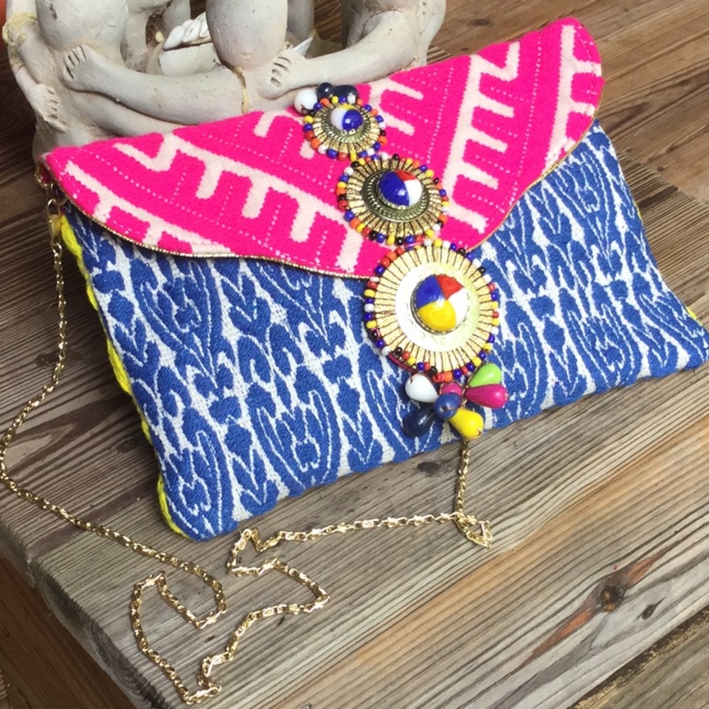 NWT Steve Madden Chained Clutch
